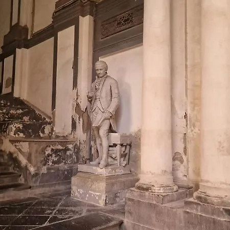 Pastel Blue House X 5 People In Corso Above Metro Montesanto