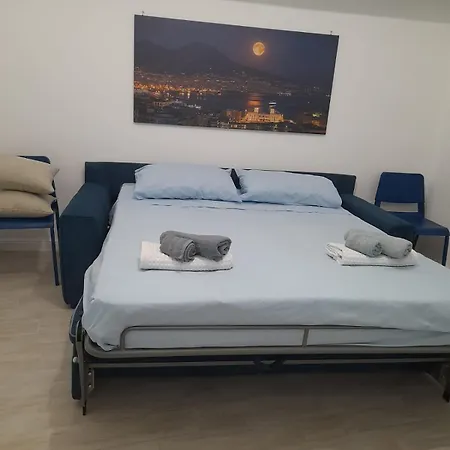 Pastel Blue House X 5 People In Corso Above Metro Montesanto * Neapol